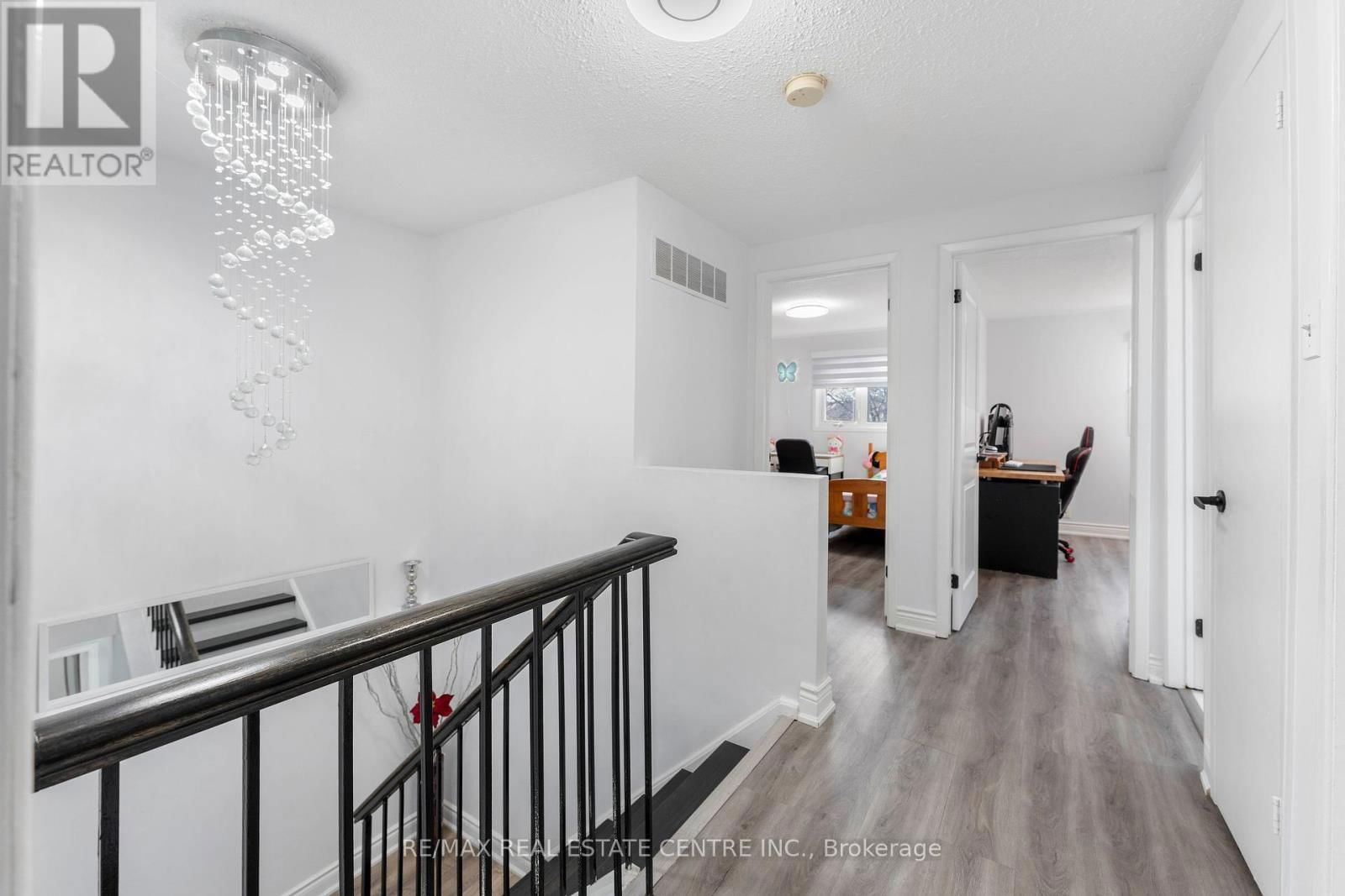 44 ABELARD AVENUE Image 16