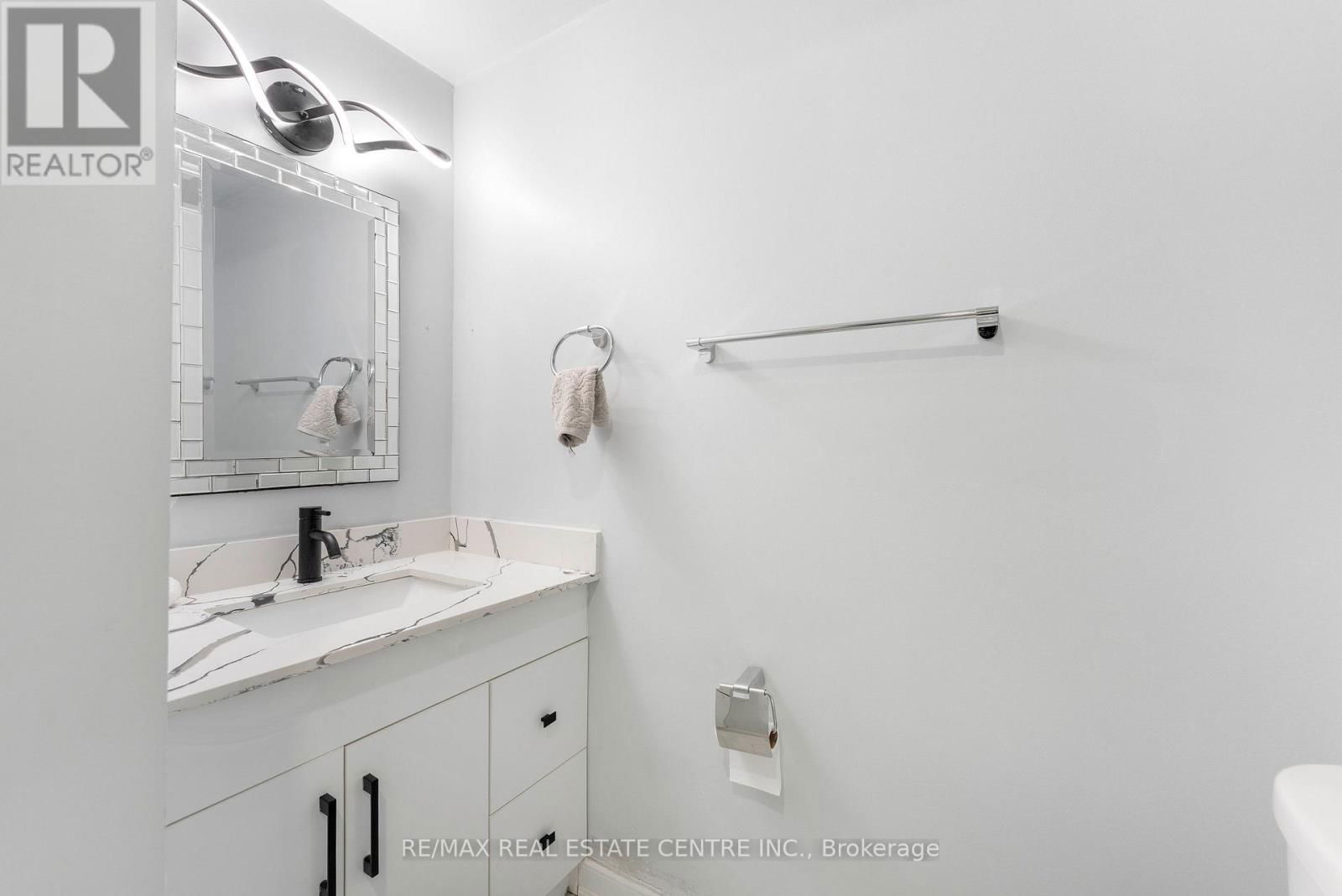 44 ABELARD AVENUE Image 17