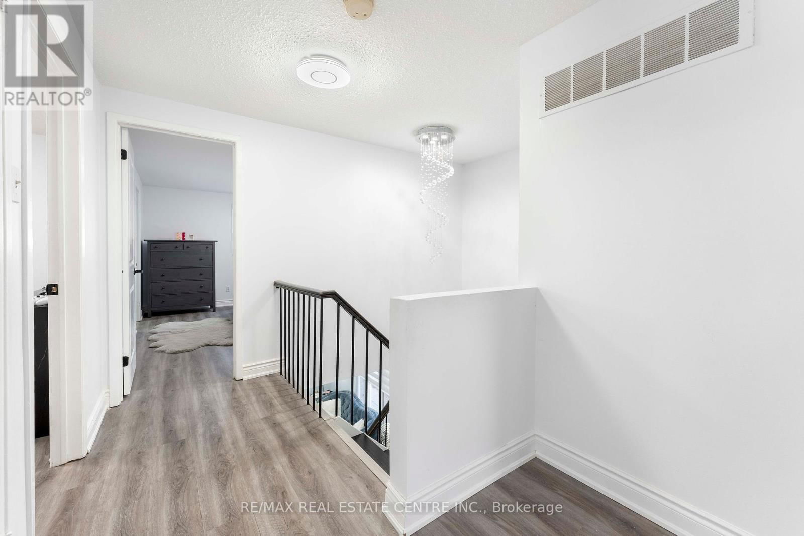 44 ABELARD AVENUE Image 18
