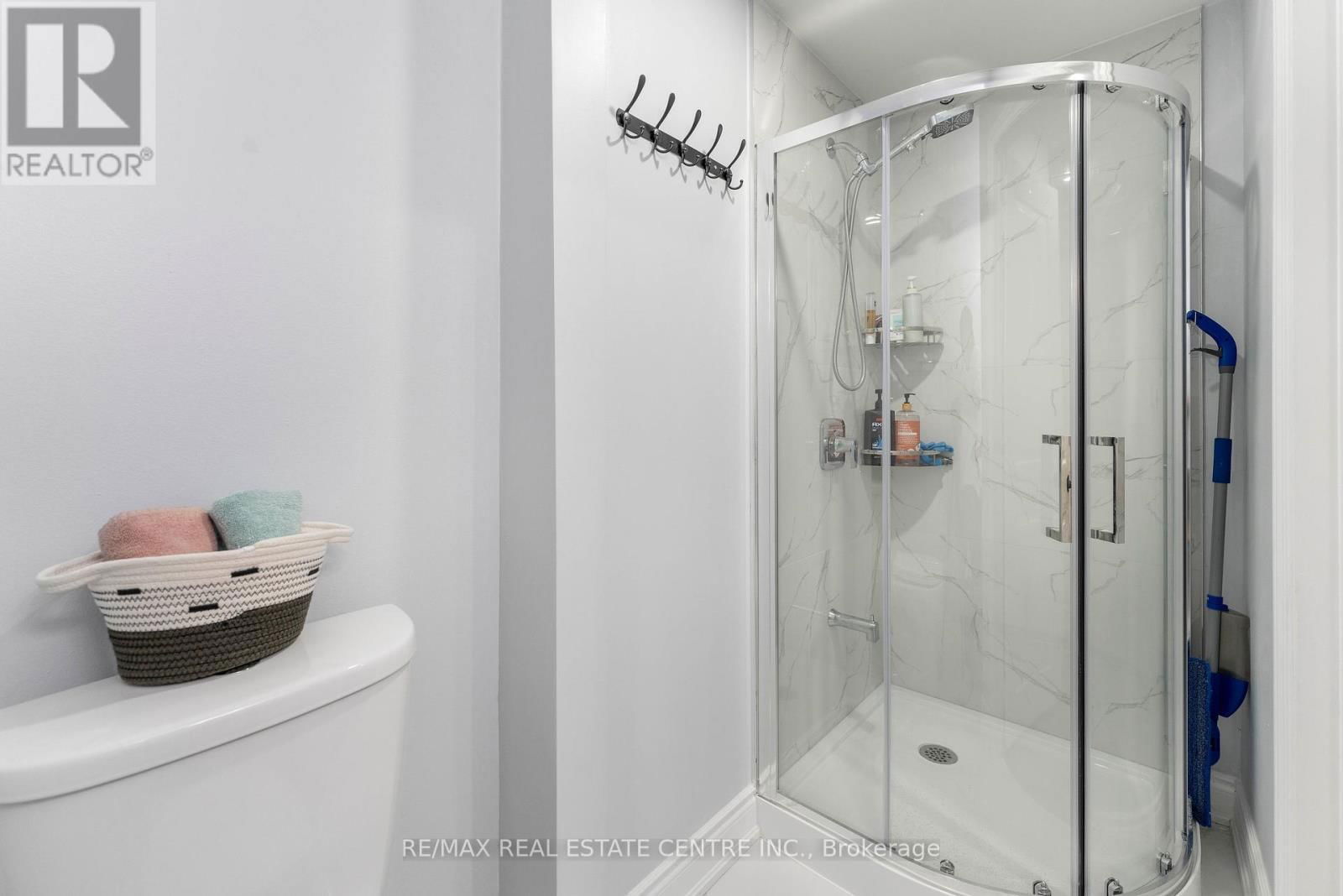 44 ABELARD AVENUE Image 19