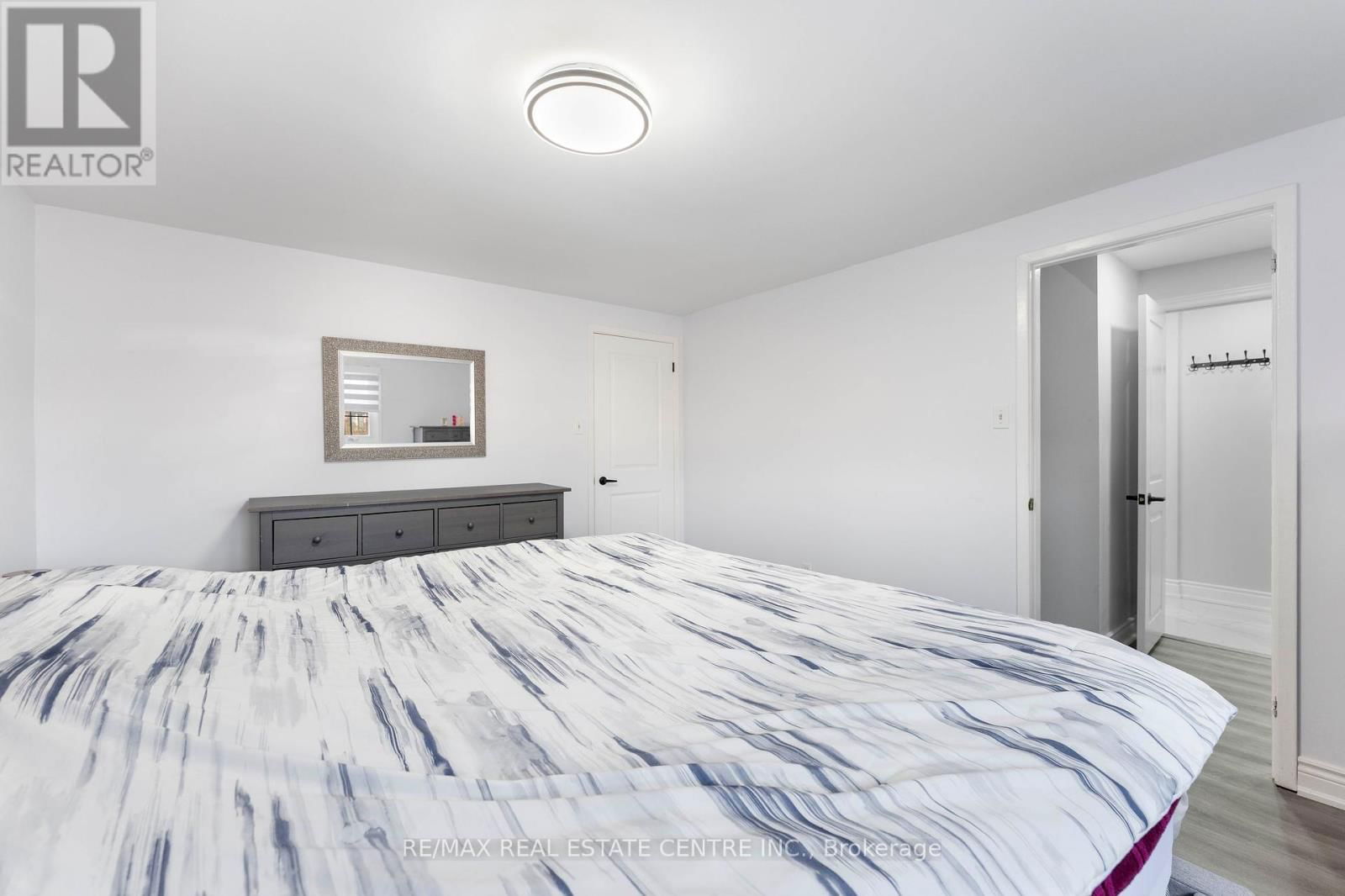 44 ABELARD AVENUE Image 20