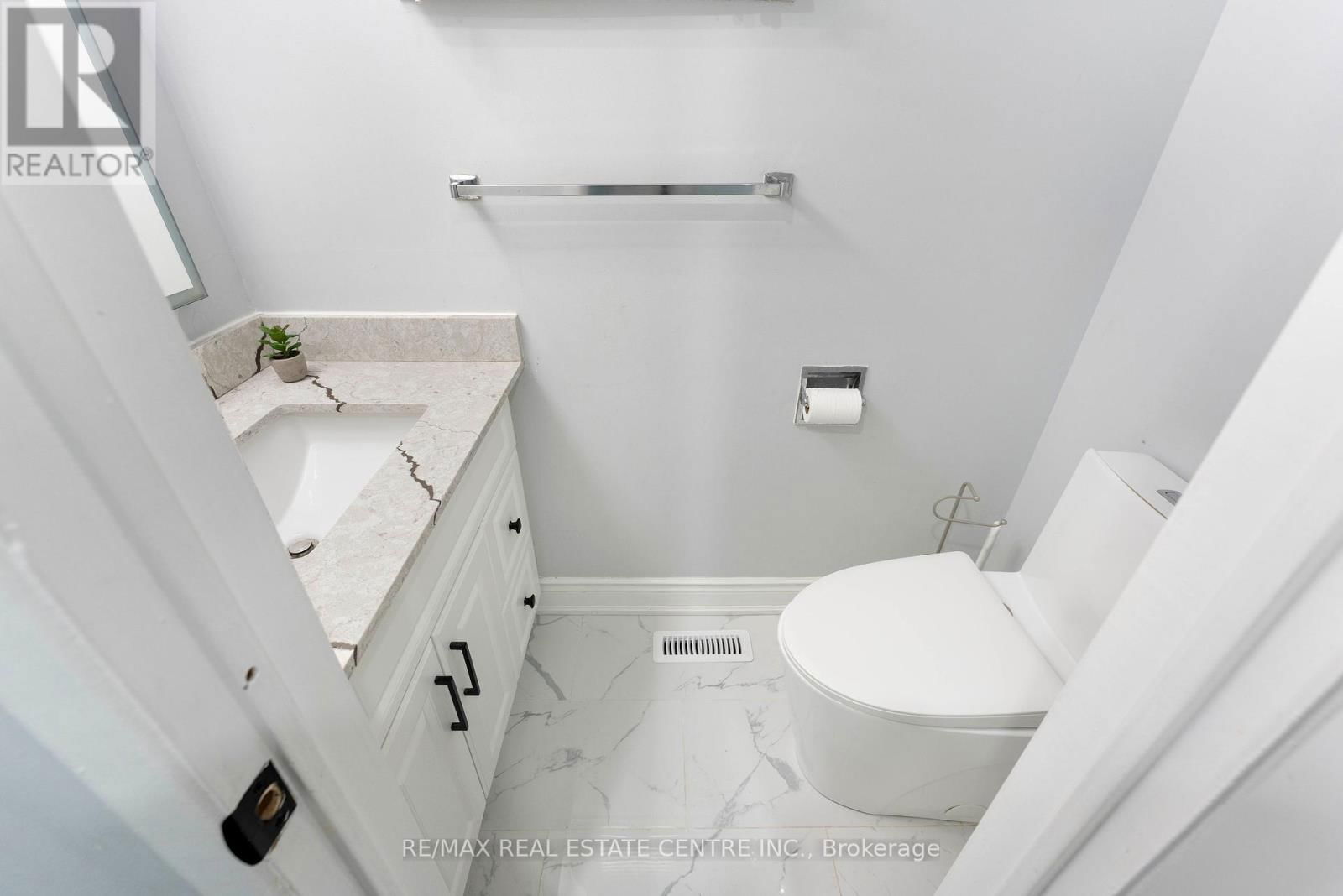 44 ABELARD AVENUE Image 27
