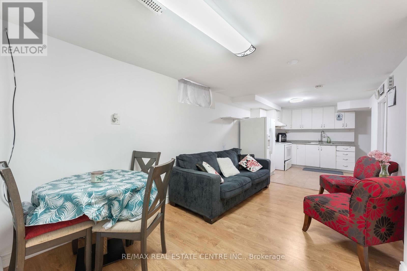 44 ABELARD AVENUE Image 32