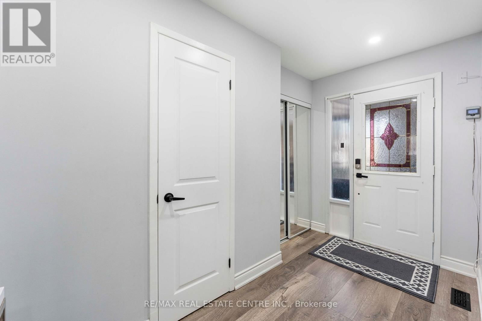 44 ABELARD AVENUE Image 4