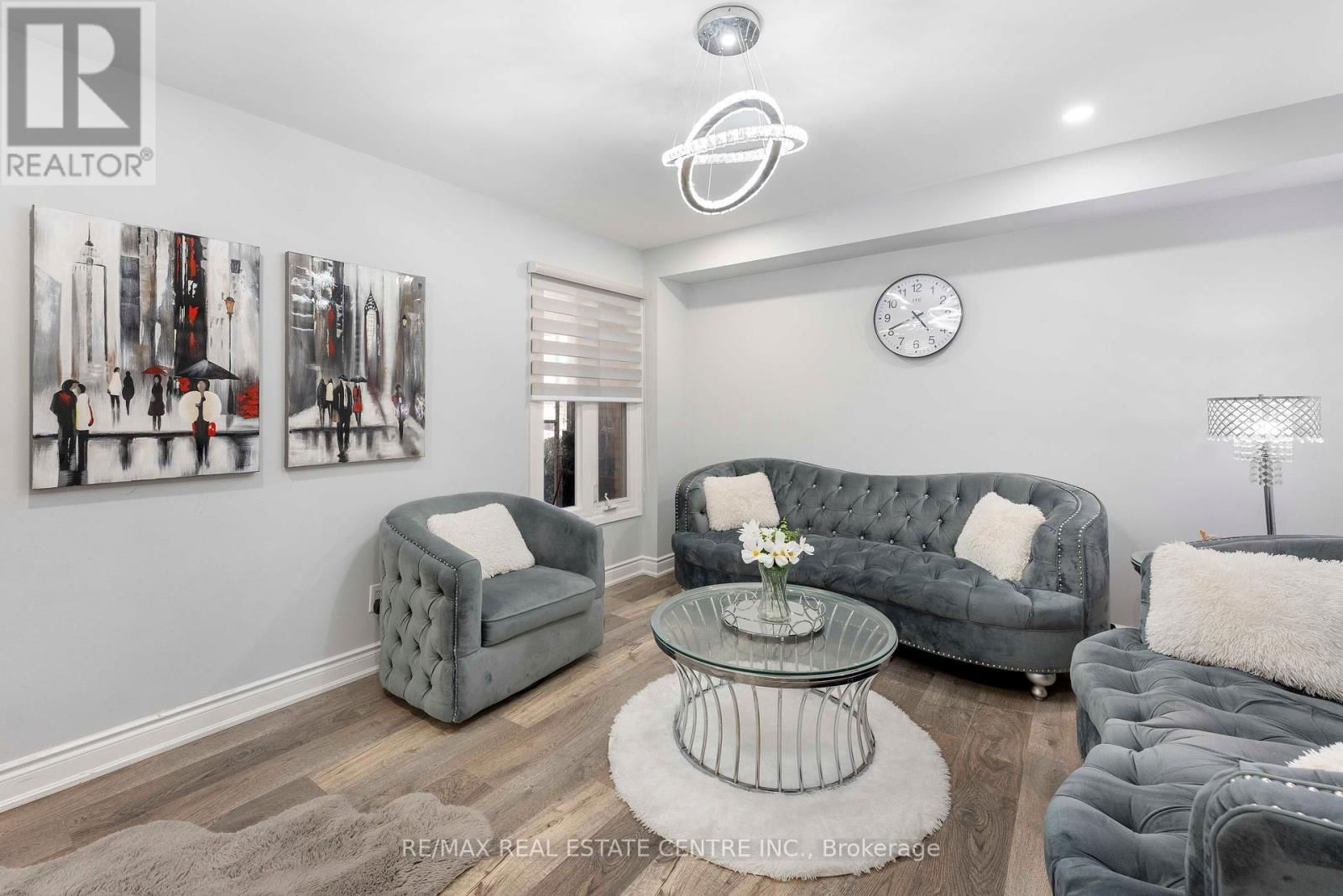 44 ABELARD AVENUE Image 6