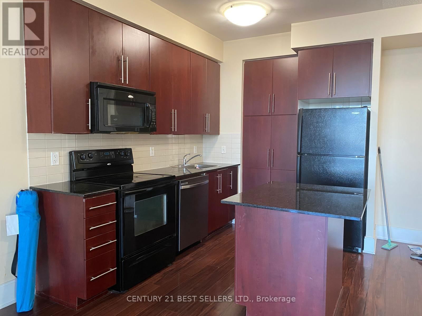 2205 - 330 BURNHAMTHORPE RD W ROAD Image 2