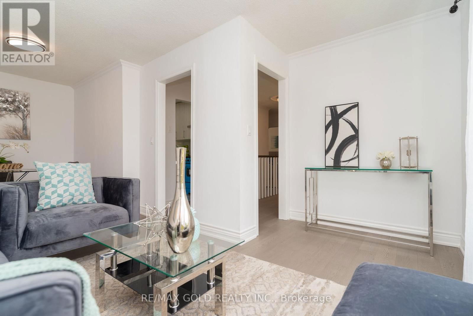 22 CARLYLE CRESCENT Image 11