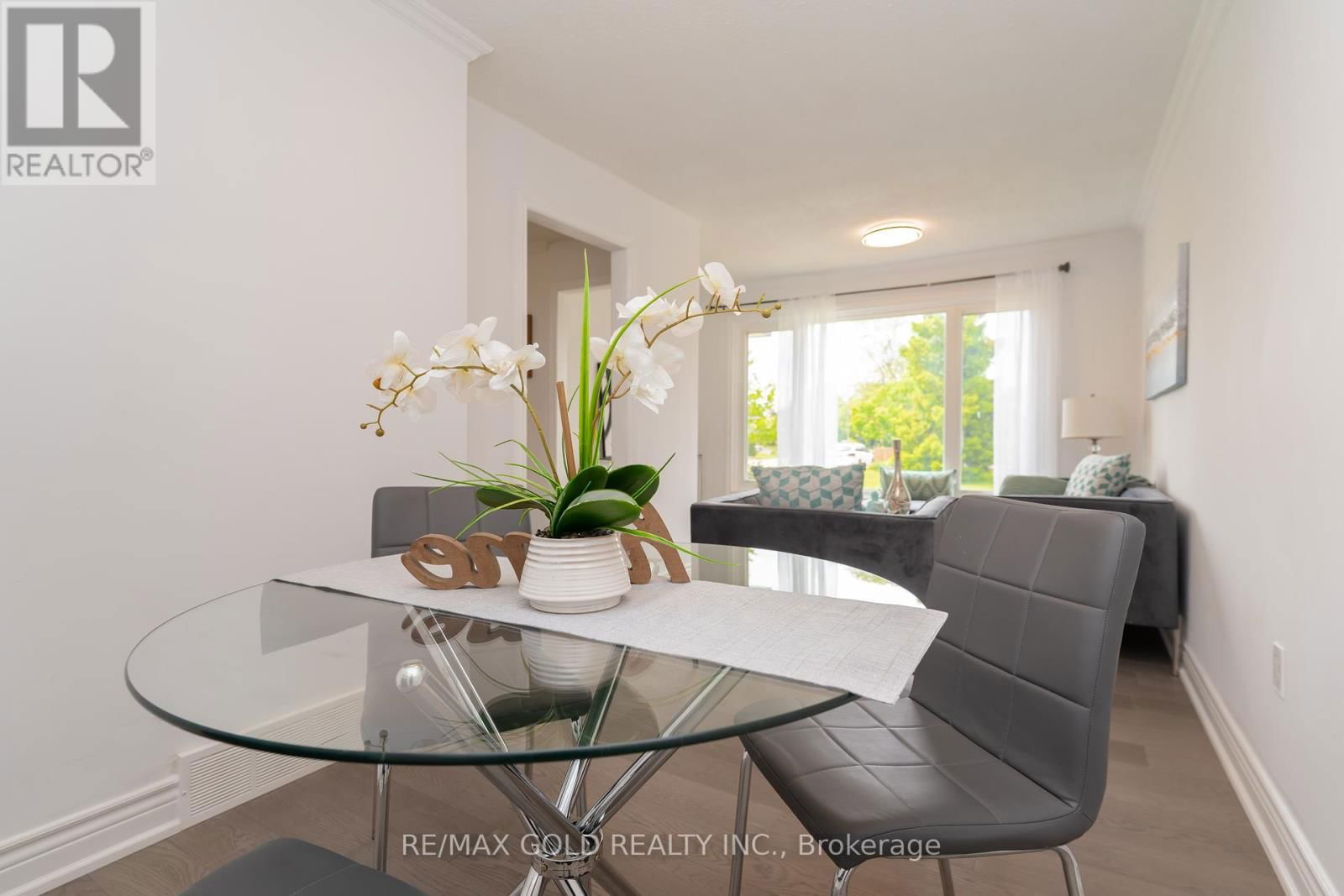 22 CARLYLE CRESCENT Image 13