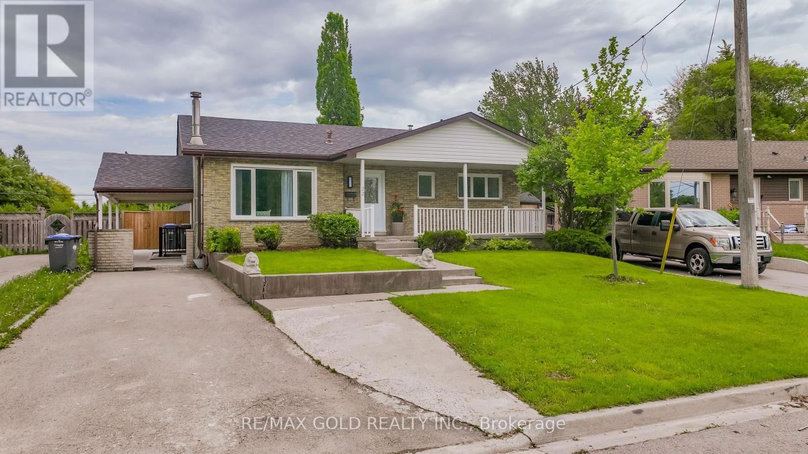22 CARLYLE CRESCENT Image 2