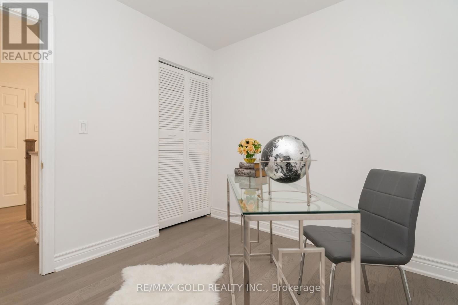 22 CARLYLE CRESCENT Image 28