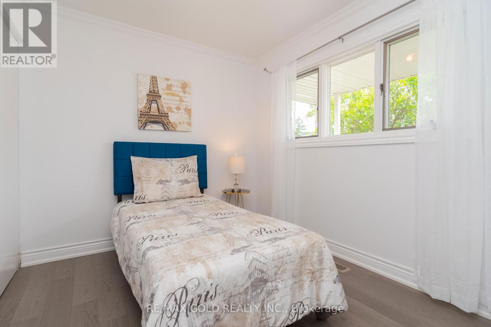 22 CARLYLE CRESCENT Image 31