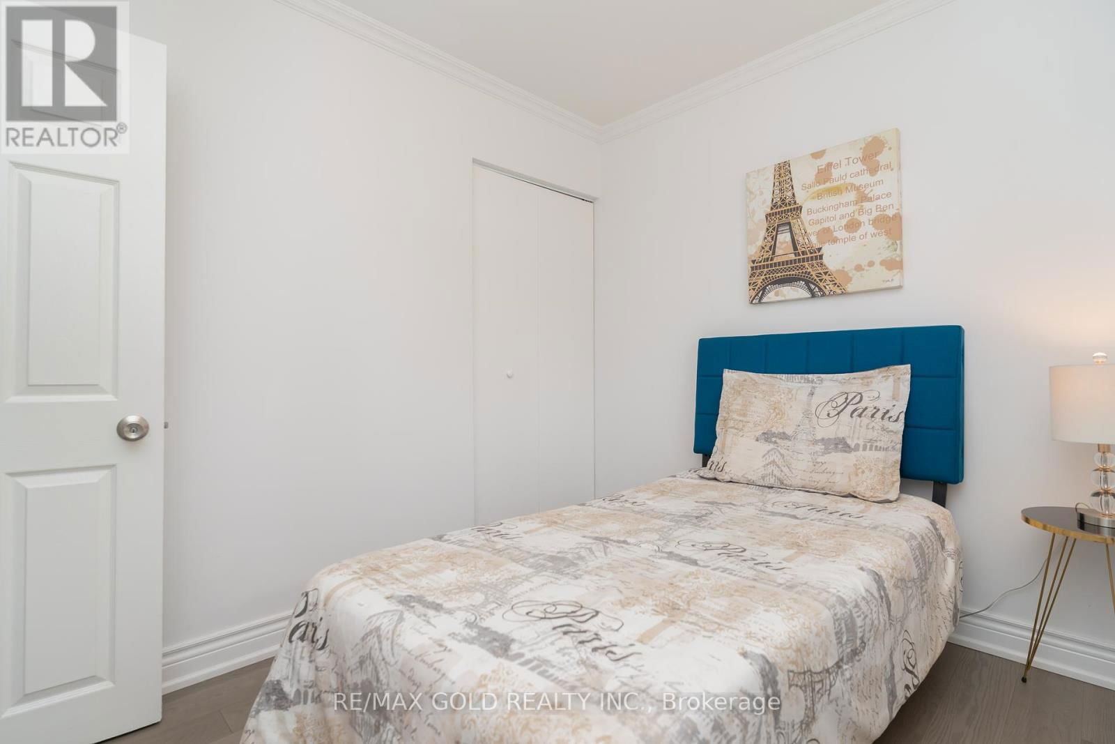 22 CARLYLE CRESCENT Image 32