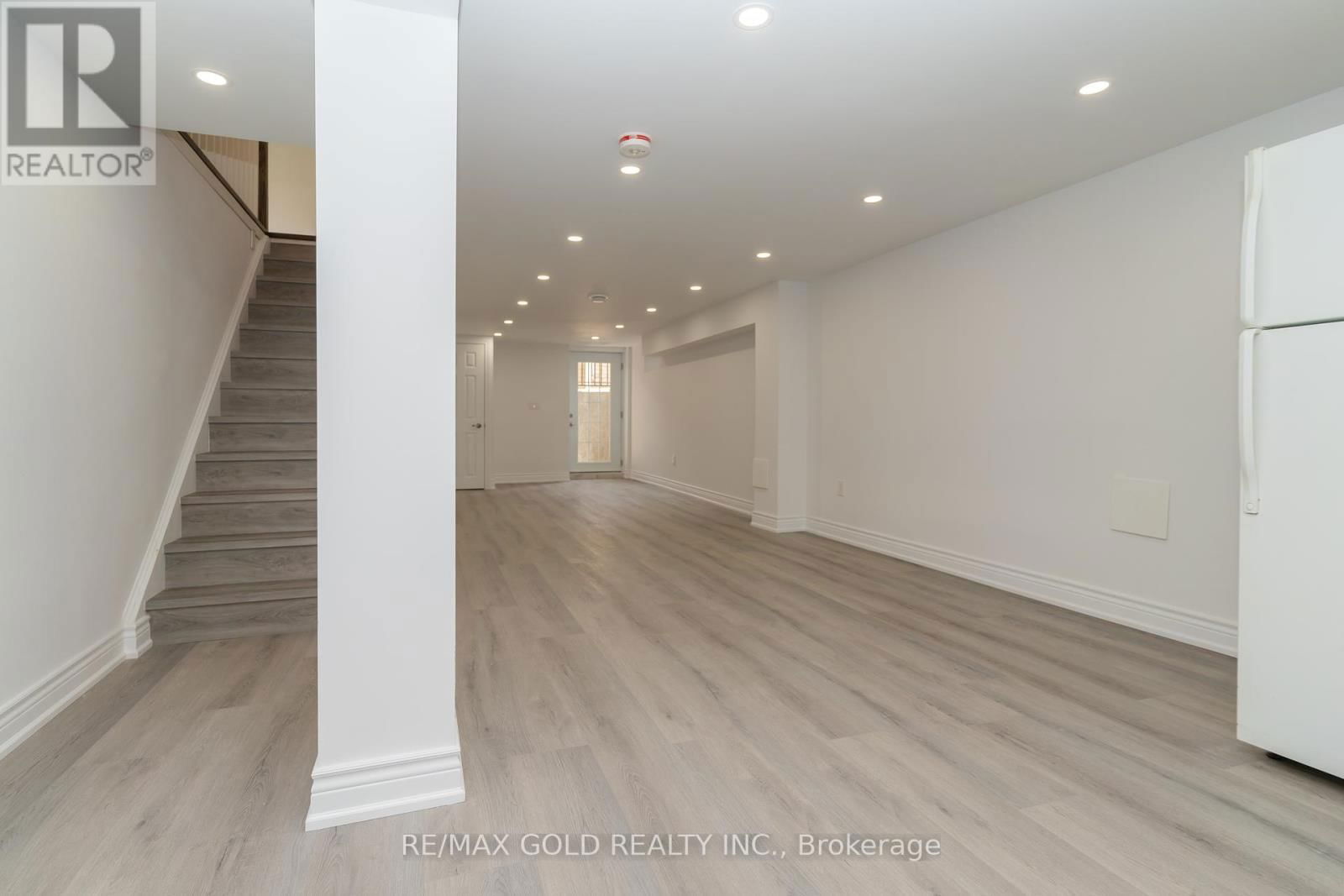 22 CARLYLE CRESCENT Image 33