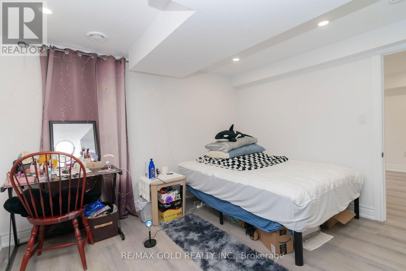 22 CARLYLE CRESCENT Image 37