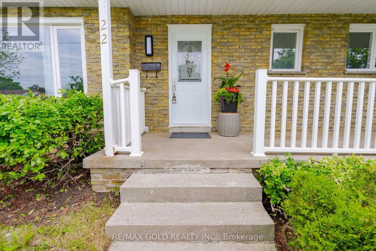 22 CARLYLE CRESCENT Image 4