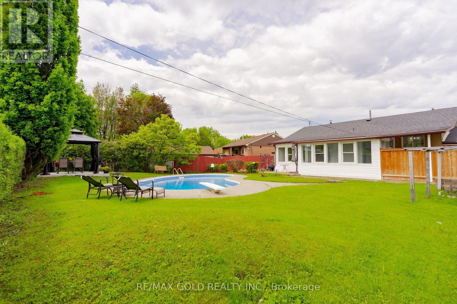22 CARLYLE CRESCENT Image 40