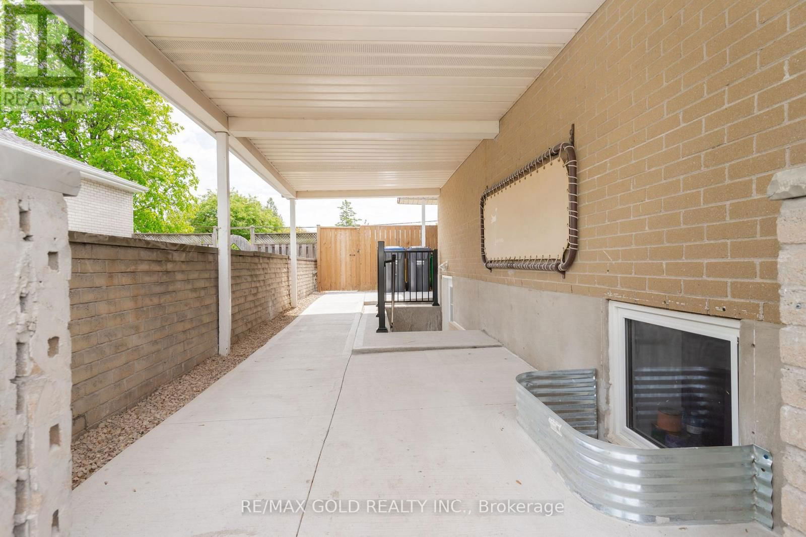 22 CARLYLE CRESCENT Image 44