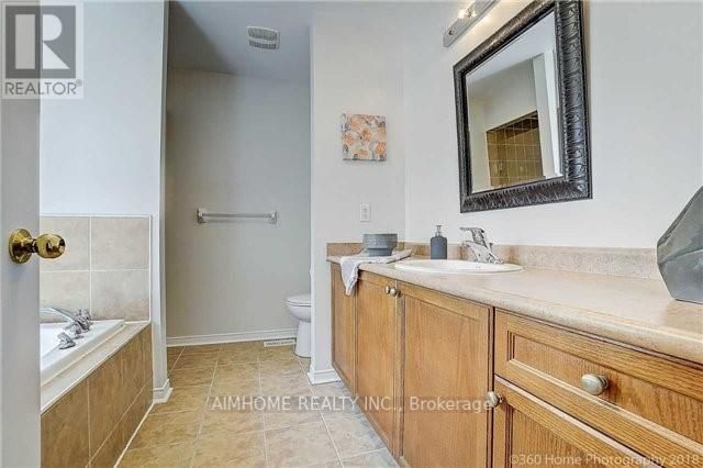120 CROWN VICTORIA DRIVE Image 15