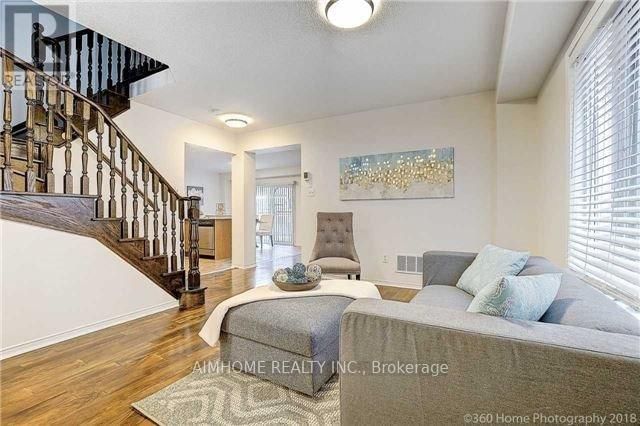 120 CROWN VICTORIA DRIVE Image 4