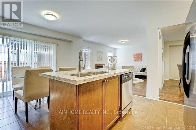 120 CROWN VICTORIA DRIVE Image 8