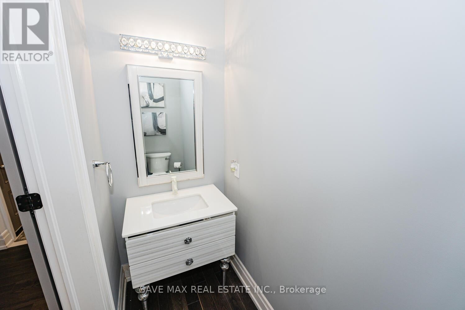 23 HILLCREST AVENUE Image 15