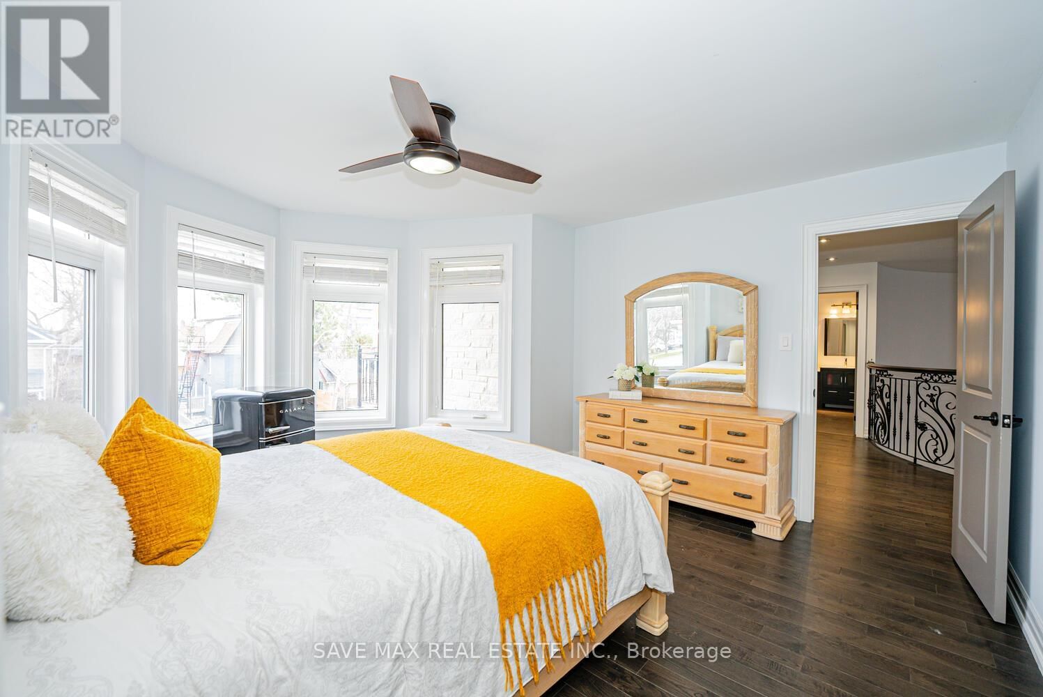 23 HILLCREST AVENUE Image 27