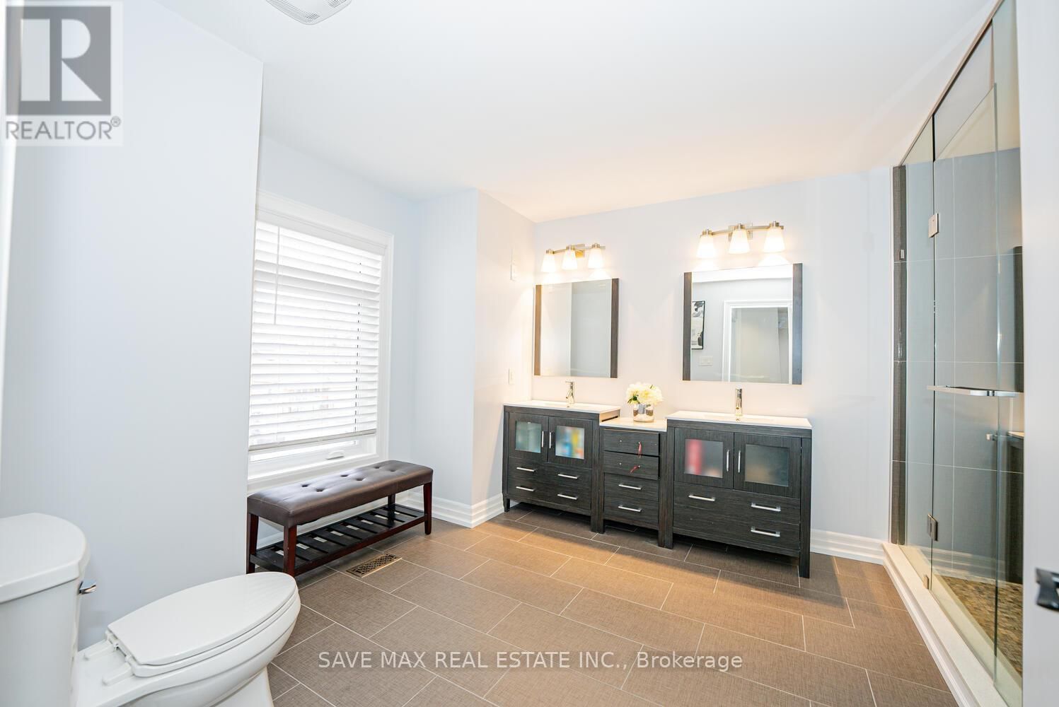 23 HILLCREST AVENUE Image 30