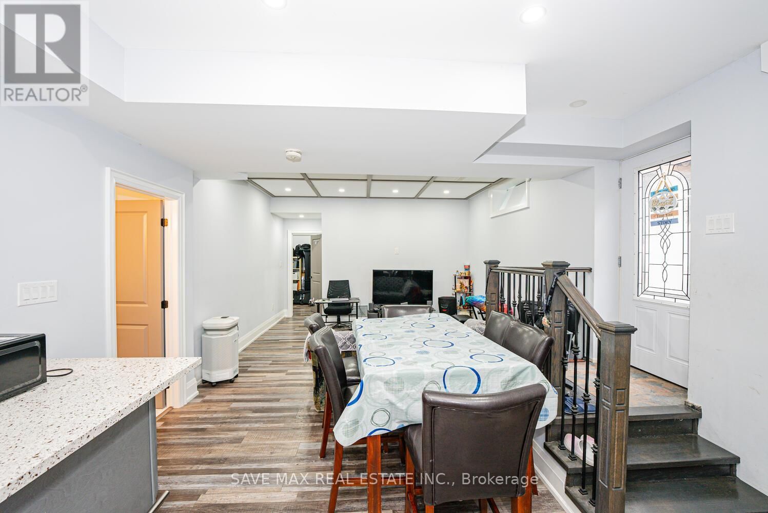 23 HILLCREST AVENUE Image 34