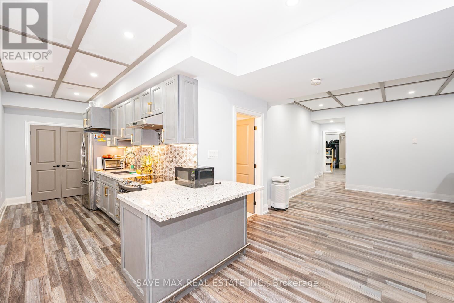 23 HILLCREST AVENUE Image 38
