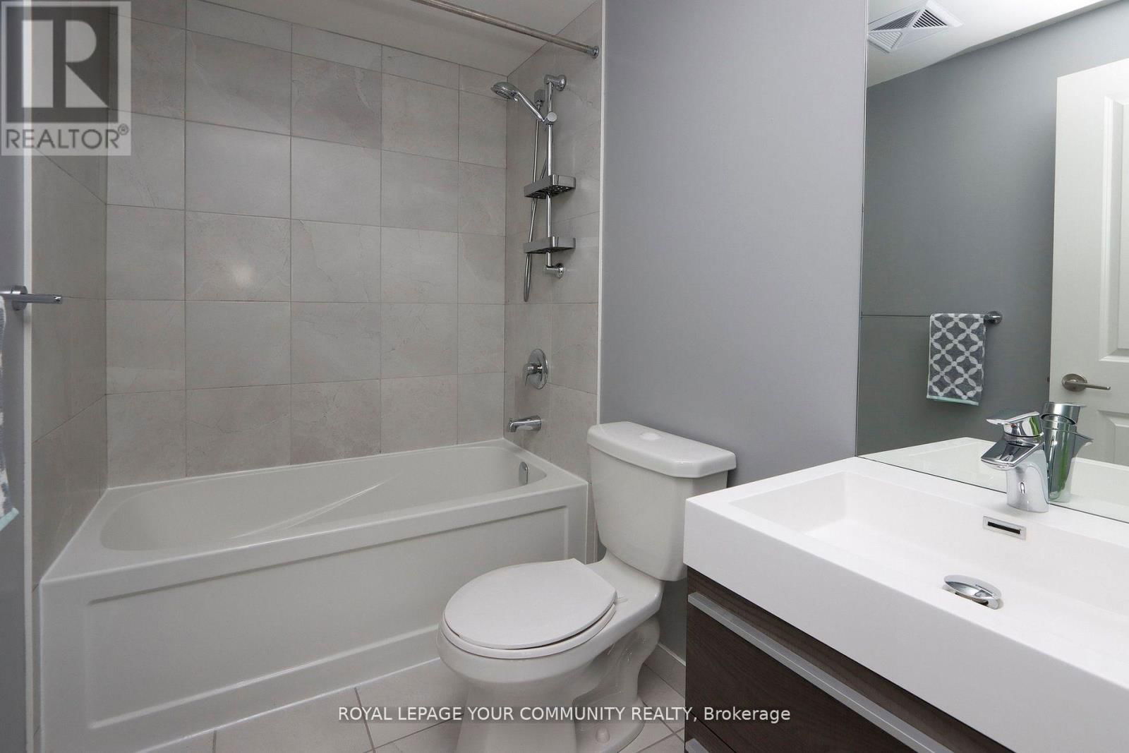 1109 - 15 ZORRA STREET Image 15