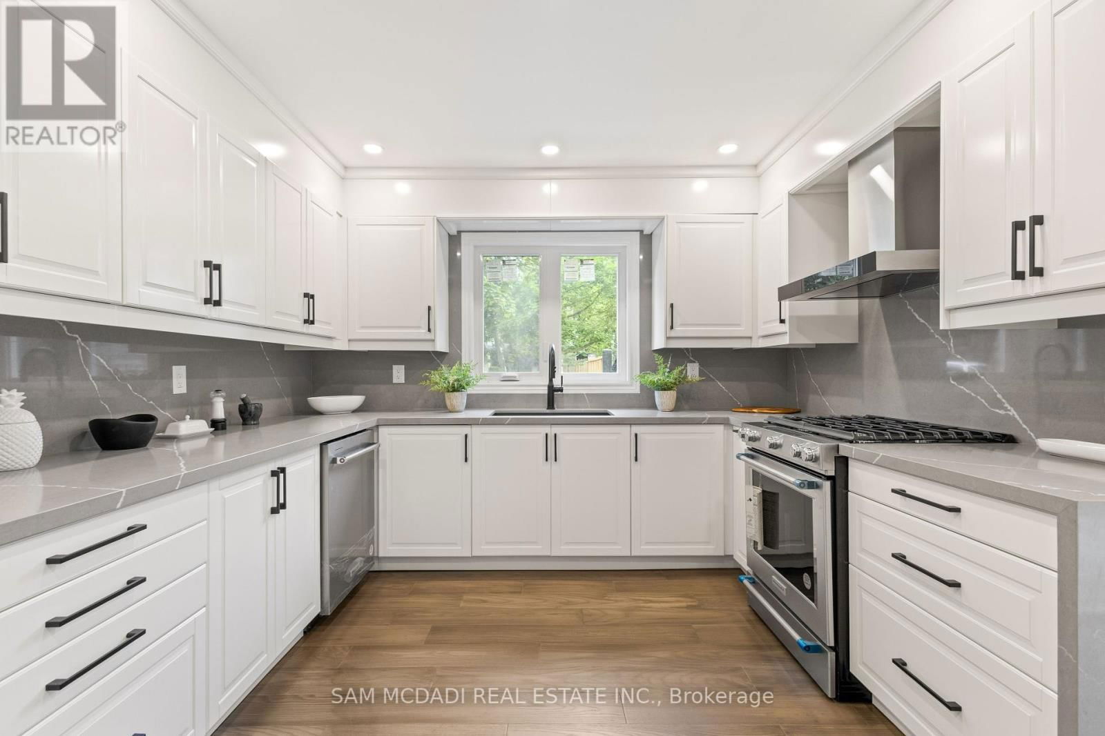 2535 ROBIN DRIVE Image 12