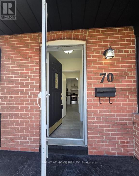 70 BUNNELL CRESCENT Image 2