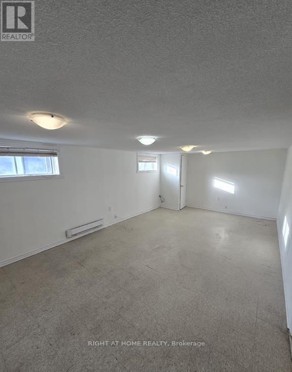 70 BUNNELL CRESCENT Image 25
