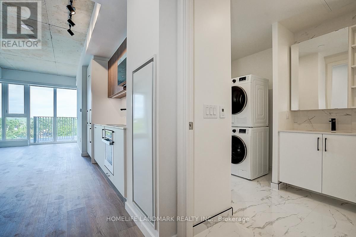 717 - 689 THE QUEENSWAY Image 5