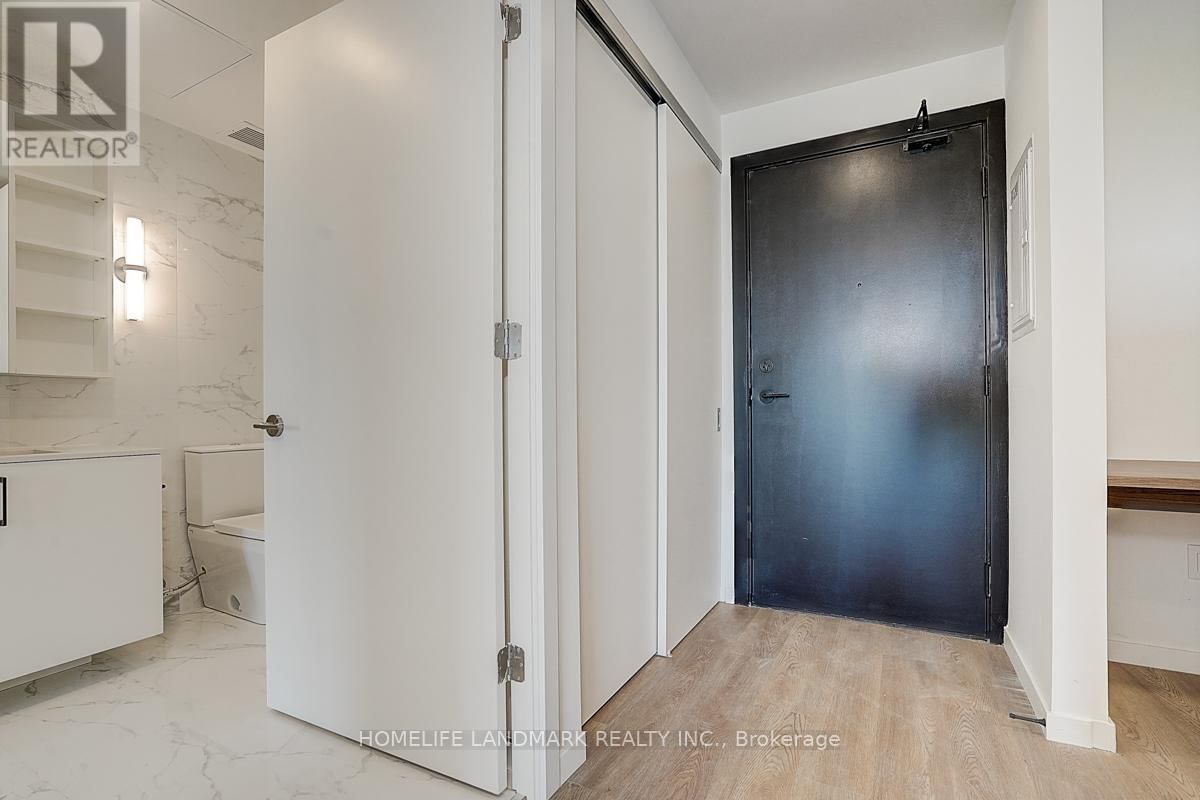 717 - 689 THE QUEENSWAY Image 6