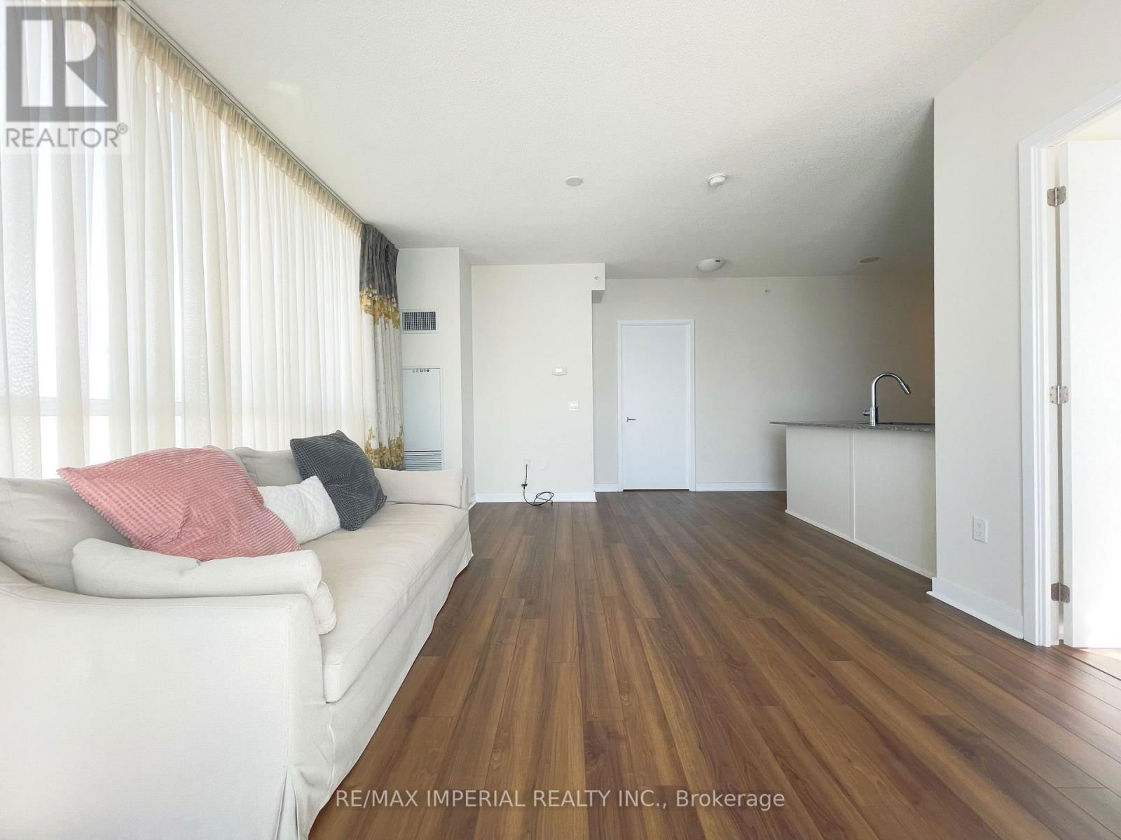 1807 - 3975 GRAND PARK DRIVE Image 5