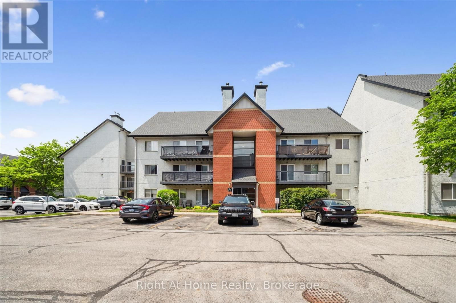 534 - 1450 GLEN ABBEY GATE Image 22