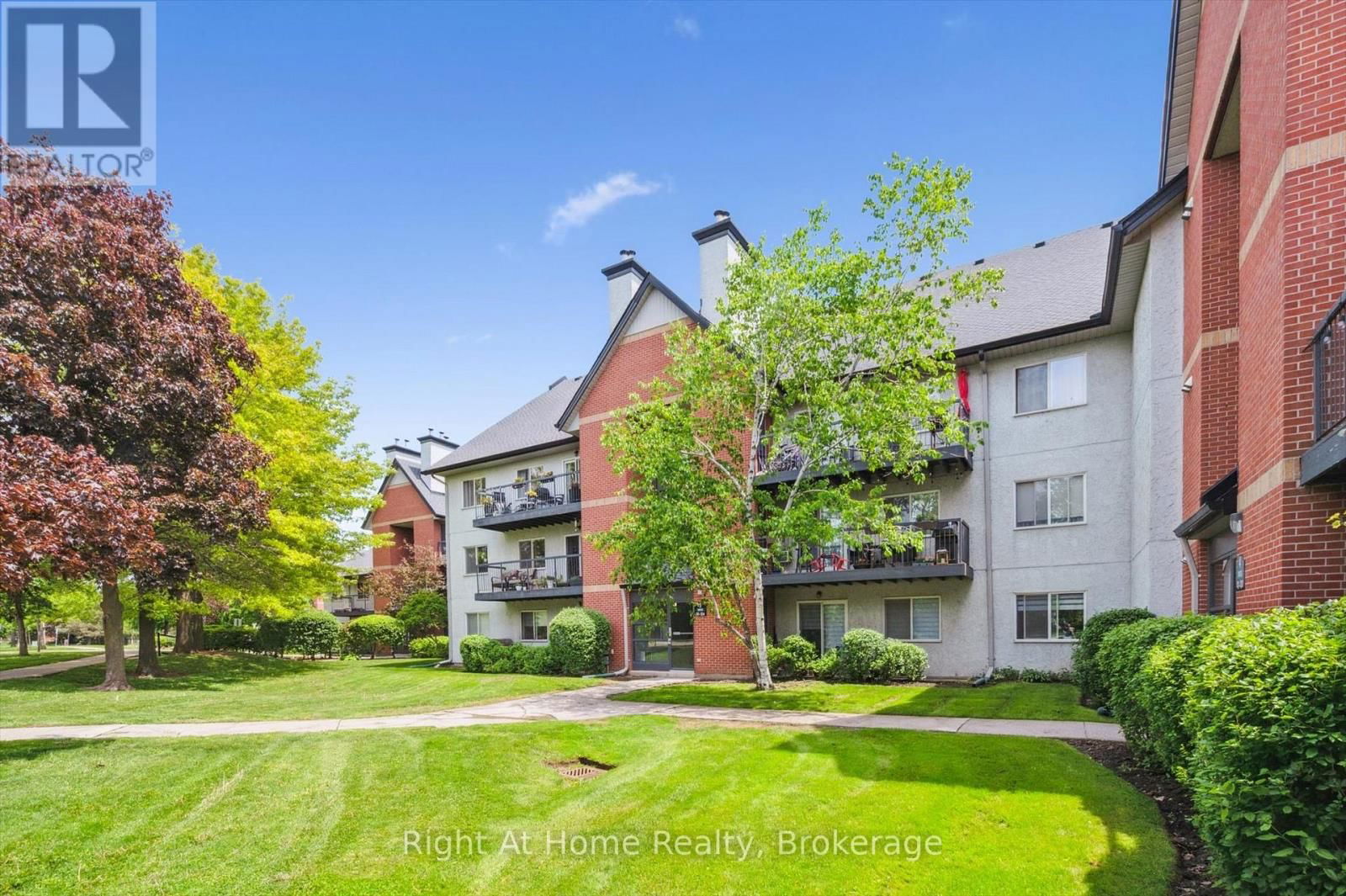 534 - 1450 GLEN ABBEY GATE Image 3