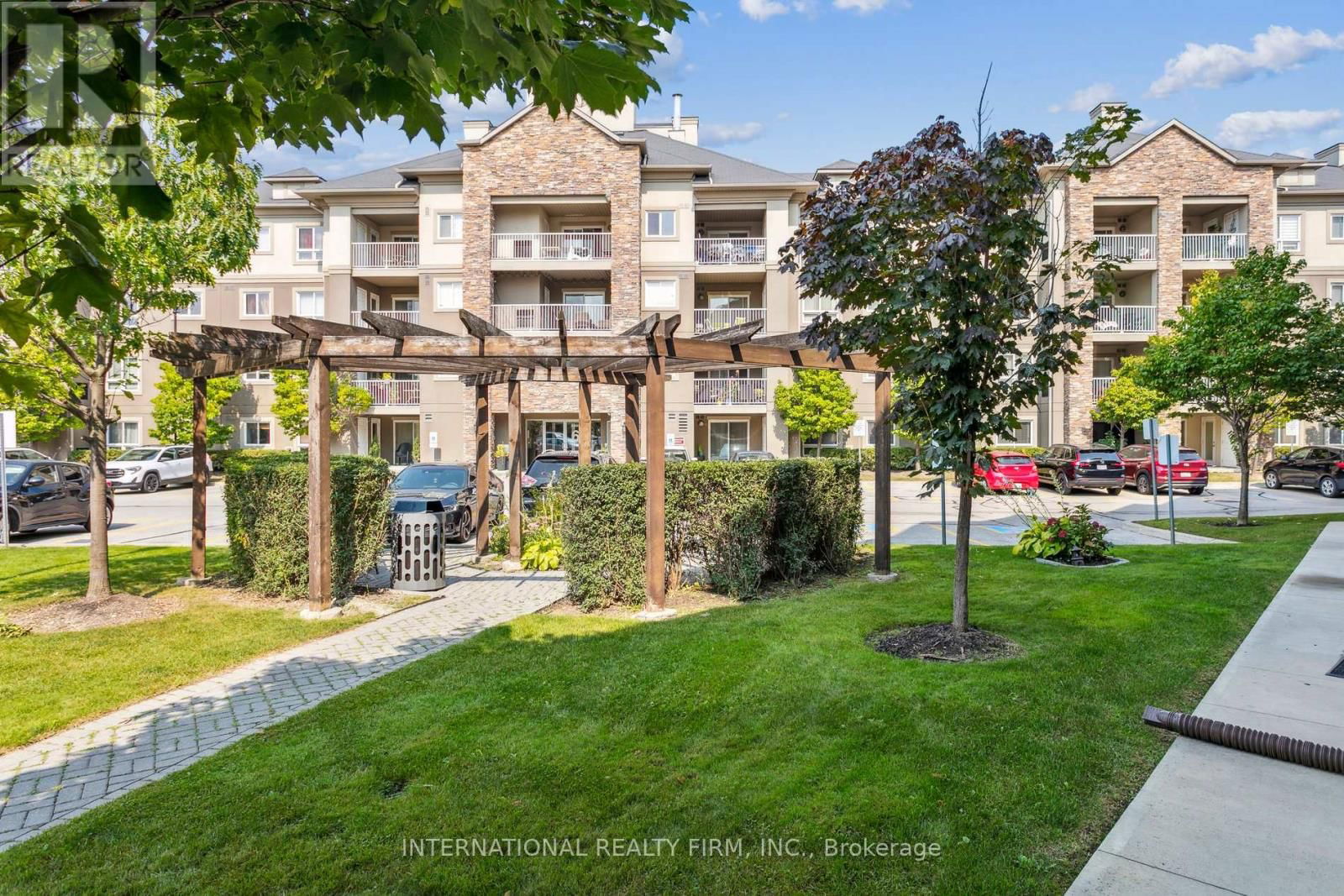 2113 - 6 DAYSPRING CIRCLE Image 1