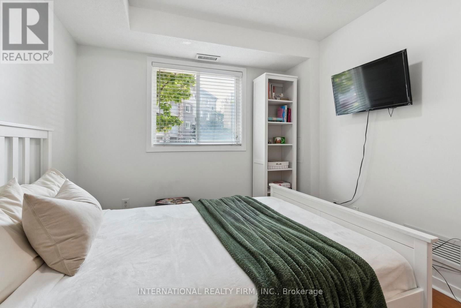 2113 - 6 DAYSPRING CIRCLE Image 10