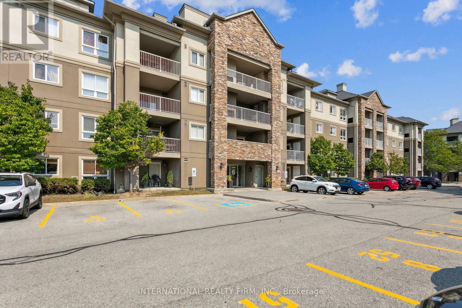 2113 - 6 DAYSPRING CIRCLE Image 21