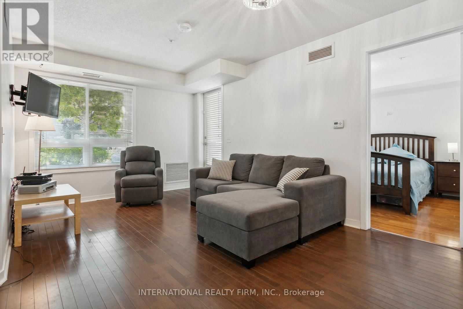 2113 - 6 DAYSPRING CIRCLE Image 3