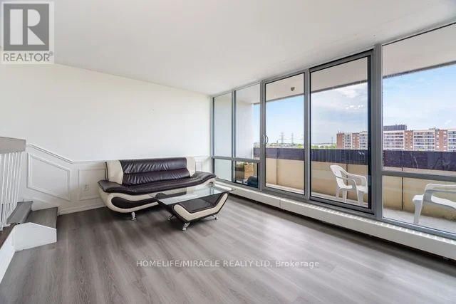1112 - 455 SENTINEL ROAD Image 14