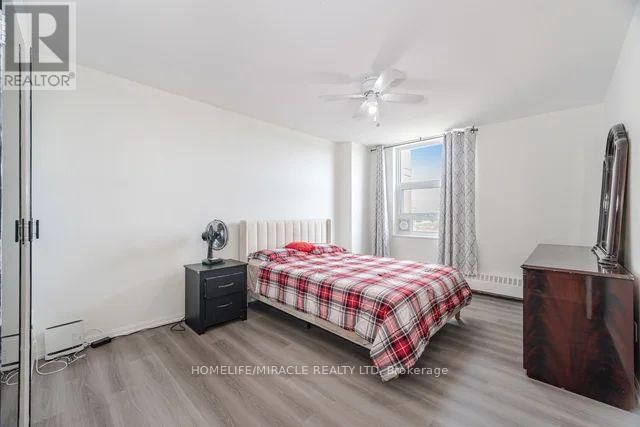 1112 - 455 SENTINEL ROAD Image 21
