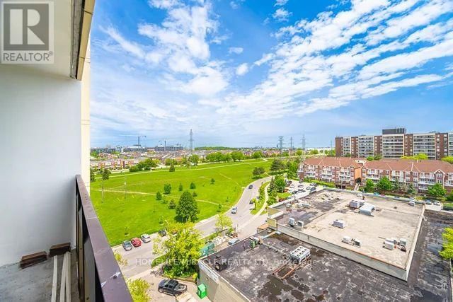 1112 - 455 SENTINEL ROAD Image 30
