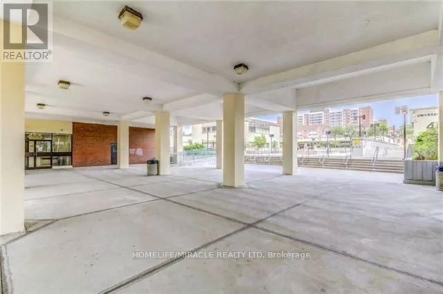 1112 - 455 SENTINEL ROAD Image 35
