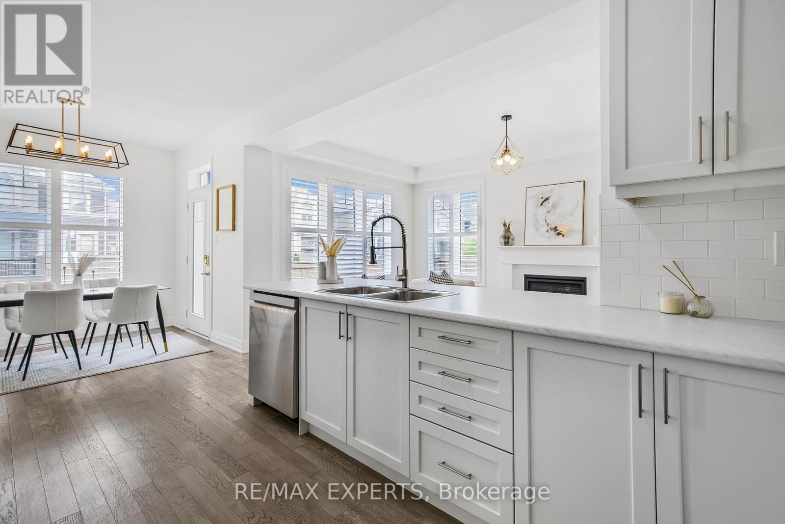 1374 ROSE WAY Image 11