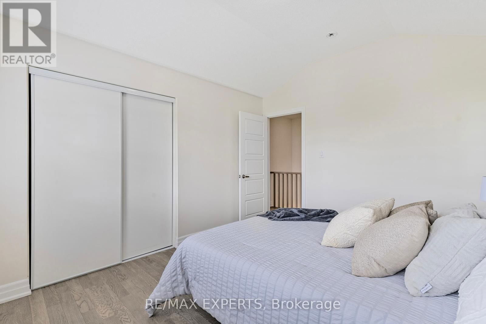 1374 ROSE WAY Image 24