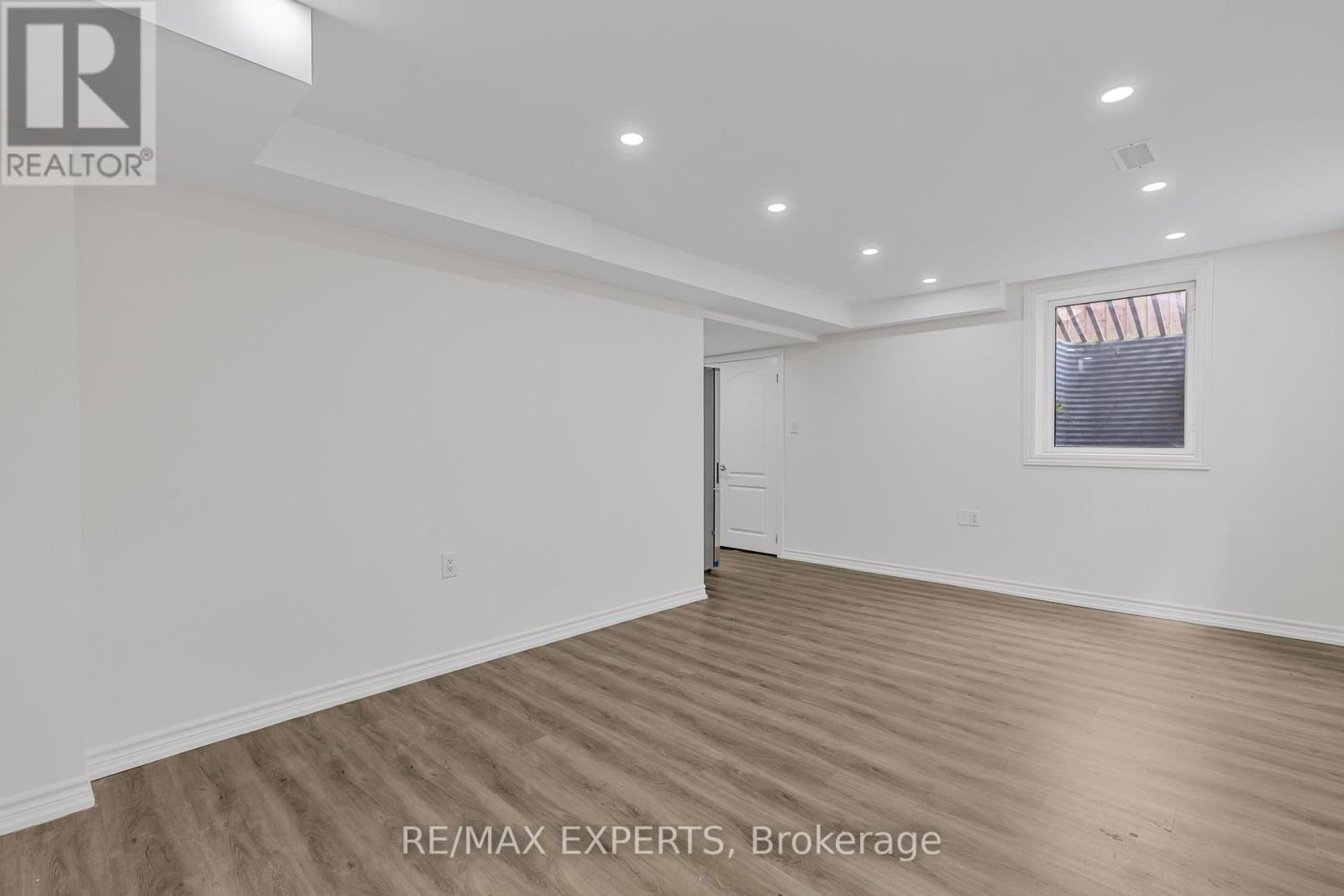 1374 ROSE WAY Image 29