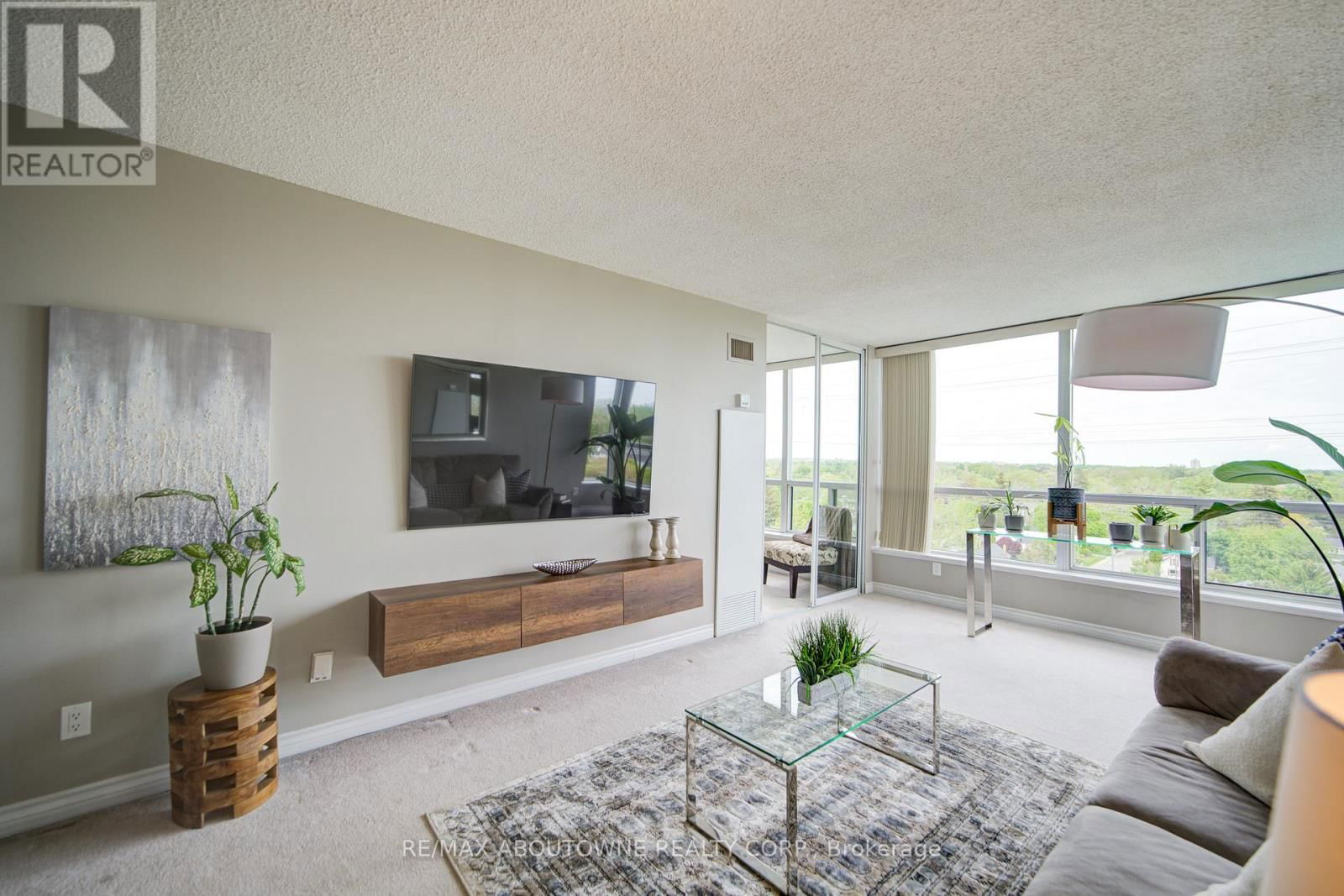 1008 - 1276 MAPLE CROSSING BOULEVARD Image 14